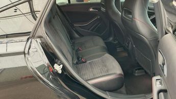 MERCEDES-BENZ CLA 2.1 CLA220d AMG Line Shooting Brake 5dr Diesel 7G-DCT Euro 6 (s/