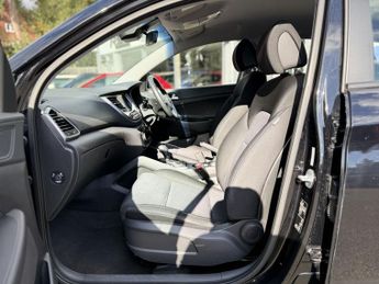 HYUNDAI TUCSON 1.7 CRDi Blue Drive SE Nav SUV 5dr Diesel DCT Euro 6 (s/s) (141 