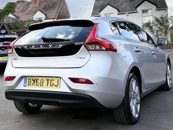 VOLVO V40 1.5 T2 GPF Inscription Hatchback 5dr Petrol Auto Euro 6 (s/s) (1