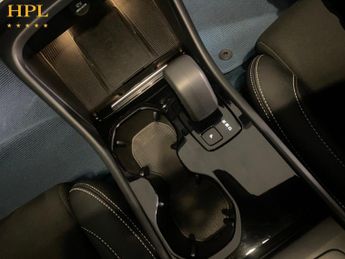 VOLVO C40 Recharge 69kWh Ultimate SUV 5dr Electric Auto (231 ps)