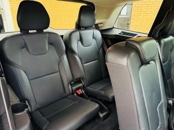 VOLVO XC90 2.0 B5 MHEV Momentum SUV 5dr Diesel Hybrid Auto 4WD Euro 6 (s/s)