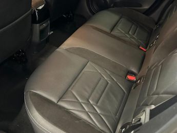 NISSAN JUKE 1.6 Tekna+ SUV 5dr Petrol Hybrid Auto Euro 6 (143 ps)