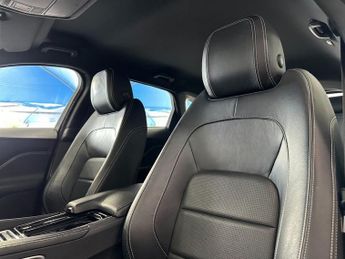 JAGUAR F-PACE 2.0 D240 R-Sport SUV 5dr Diesel Auto AWD Euro 6 (s/s) (240 ps)