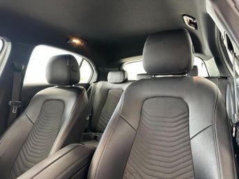 MERCEDES-BENZ A CLASS 1.5 A180d SE Hatchback 5dr Diesel 7G-DCT Euro 6 (s/s) (116 ps)