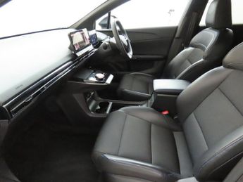 MG MG 4 64kWh Trophy Long Range Hatchback 5dr Electric Auto (203 ps)