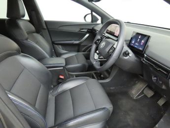 MG MG 4 64kWh Trophy Long Range Hatchback 5dr Electric Auto (203 ps)