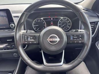 NISSAN QASHQAI 1.3 DIG-T MHEV Acenta Premium SUV 5dr Petrol Hybrid XTRON Euro 6