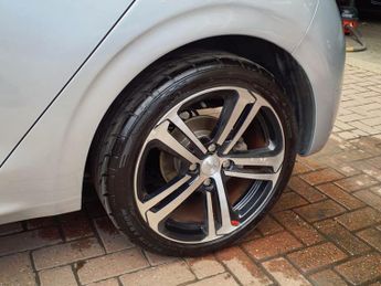 PEUGEOT 208 1.2 PureTech Allure Hatchback 5dr Petrol EAT Euro 6 (s/s) (110 p