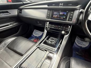 JAGUAR XF 2.0d R-Sport Saloon 4dr Diesel Auto Euro 6 (s/s) (180 ps)