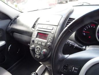 KIA SOUL 1.6 CRDi 2 SUV 5dr Diesel Auto Euro 5 (126 bhp)