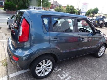 KIA SOUL 1.6 CRDi 2 SUV 5dr Diesel Auto Euro 5 (126 bhp)