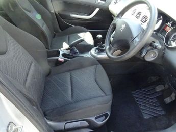 PEUGEOT 308 1.6 HDi Access Hatchback 5dr Diesel Manual Euro 5 (92 ps)
