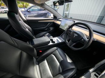 TESLA Model 3 Standard Range Plus Saloon 4dr Electric Auto RWD (241 bhp)