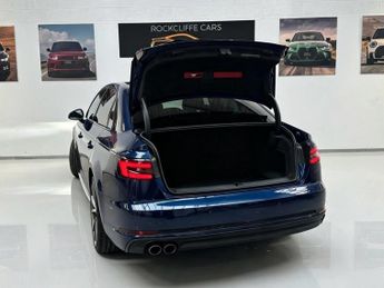 AUDI A4 2.0 TDI S line Saloon 4dr Diesel S Tronic quattro Euro 6 (s/s) (
