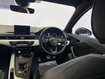 AUDI A4 2.0 TDI S line Saloon 4dr Diesel S Tronic quattro Euro 6 (s/s) (