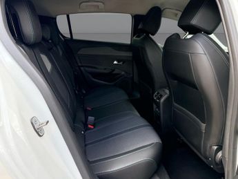 PEUGEOT 308 1.6 12.4kWh Allure Premium Hatchback 5dr Petrol Plug-in Hybrid e