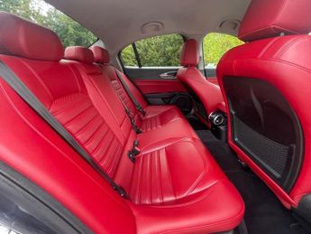 ALFA ROMEO GIULIA 2.0T Veloce Saloon 4dr Petrol Auto Euro 6 (s/s) (280 ps)