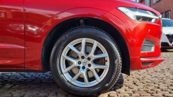 VOLVO XC60 2.0 T5 Momentum SUV 5dr Petrol Auto AWD Euro 6 (s/s) (250 ps)