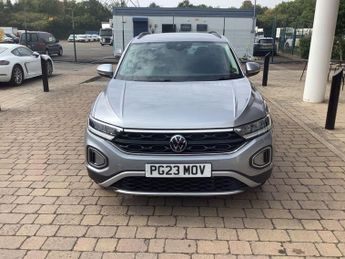 VOLKSWAGEN T-ROC 1.5 TSI Life SUV 5dr Petrol DSG Euro 6 (s/s) (150 ps)