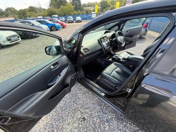 NISSAN LEAF 30kWh Tekna Hatchback 5dr Electric Auto (109 bhp)