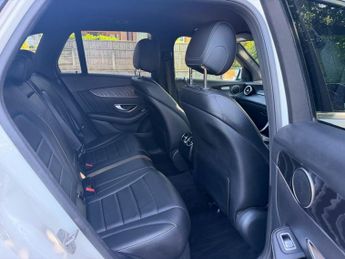 MERCEDES-BENZ GLC 2.1 GLC220d AMG Line SUV 5dr Diesel G-Tronic 4MATIC Euro 6 (s/s)