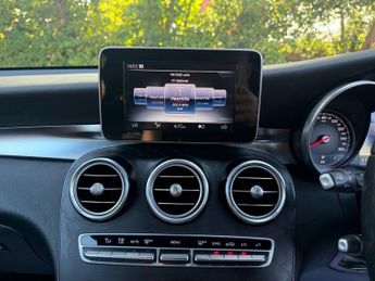 MERCEDES-BENZ GLC 2.1 GLC220d AMG Line SUV 5dr Diesel G-Tronic 4MATIC Euro 6 (s/s)