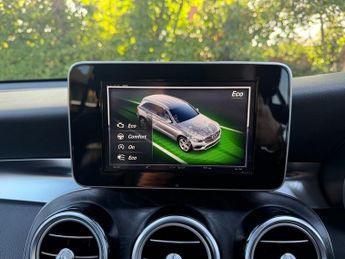 MERCEDES-BENZ GLC 2.1 GLC220d AMG Line SUV 5dr Diesel G-Tronic 4MATIC Euro 6 (s/s)