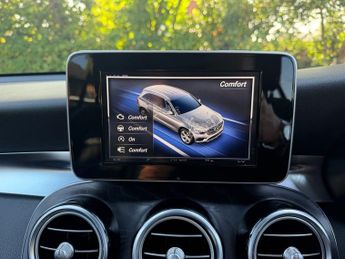 MERCEDES-BENZ GLC 2.1 GLC220d AMG Line SUV 5dr Diesel G-Tronic 4MATIC Euro 6 (s/s)