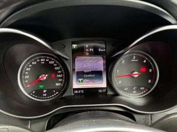 MERCEDES-BENZ GLC 3.0 GLC350d V6 AMG Line (Premium Plus) SUV 5dr Diesel G-Tronic 4