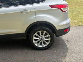 FORD KUGA 2.0 TDCi Titanium SUV 5dr Diesel Manual 2WD Euro 6 (s/s) (150 ps