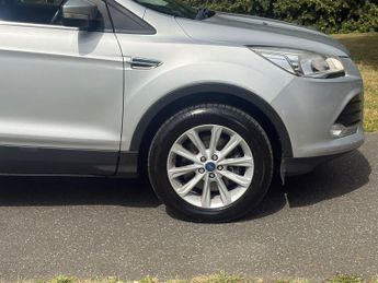 FORD KUGA 2.0 TDCi Titanium SUV 5dr Diesel Manual 2WD Euro 6 (s/s) (150 ps