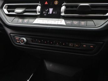 BMW 1 SERIES 2.0 120d Sport (LCP) Hatchback 5dr Diesel Auto Euro 6 (s/s) (190