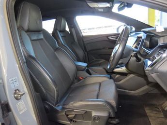 AUDI Q4 E-TRON 40 S line SUV 5dr Electric Auto 82kWh (204 ps)