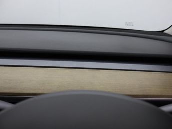 TESLA Model 3 Standard Range Plus Saloon 4dr Electric Auto RWD (241 bhp)