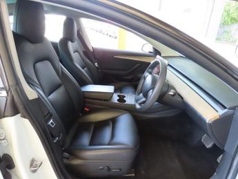 TESLA Model 3 Standard Range Plus Saloon 4dr Electric Auto RWD (241 bhp)
