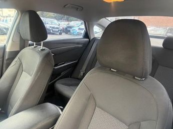 HYUNDAI I40 1.7 CRDi Blue Drive Active Saloon 4dr Diesel Manual Euro 5 (s/s)