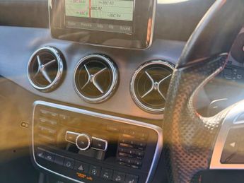 MERCEDES-BENZ GLA 2.1 GLA220 CDI AMG Line SUV 5dr Diesel 7G-DCT 4MATIC Euro 6 (s/s
