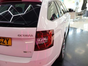 SKODA OCTAVIA 2.0 TDI vRS Estate 5dr Diesel DSG 7Spd 4WD Euro 6 (s/s) (184 ps)
