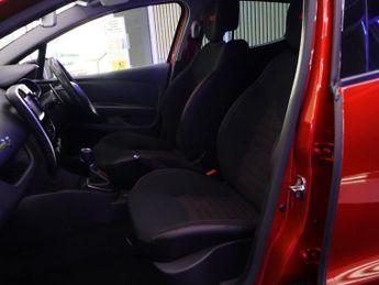 RENAULT CLIO 1.6 TCe Renaultsport Nav Hatchback 5dr Petrol EDC Euro 6 (200 ps
