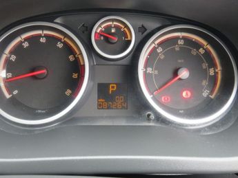 VAUXHALL CORSA 1.4 16V SE Hatchback 5dr Petrol Auto Euro 5 (100 ps)