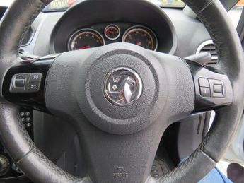 VAUXHALL CORSA 1.4 16V SE Hatchback 5dr Petrol Auto Euro 5 (100 ps)
