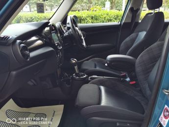 MINI HATCH 2.0 Cooper SD Hatchback 5dr Diesel Auto 6Spd Euro 6 (s/s) (170 p