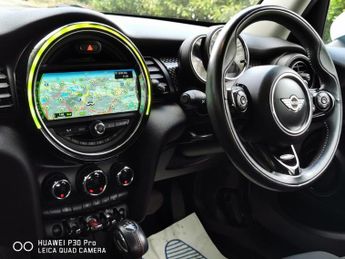 MINI HATCH 2.0 Cooper SD Hatchback 5dr Diesel Auto 6Spd Euro 6 (s/s) (170 p