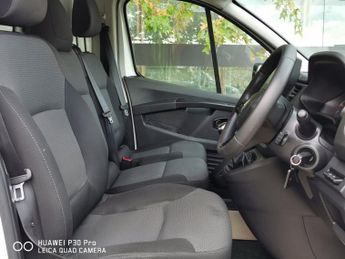 RENAULT TRAFIC 2.0 dCi Blue SL30 Advance Panel Van 5dr Diesel Manual L1 H1 Euro