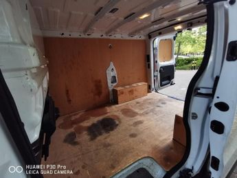 RENAULT TRAFIC 2.0 dCi Blue SL30 Advance Panel Van 5dr Diesel Manual L1 H1 Euro