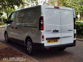 RENAULT TRAFIC 2.0 dCi Blue SL30 Advance Panel Van 5dr Diesel Manual L1 H1 Euro