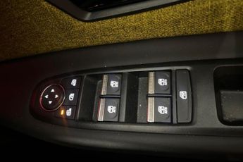RENAULT 5 E-Tech electric urban range 40kWh iconic five Hatchback 5dr Electric Auto (120 p