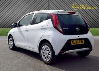 TOYOTA AYGO 1.0 VVT-i x-play Hatchback 5dr Petrol x-shift Euro 6 (Safety Sen