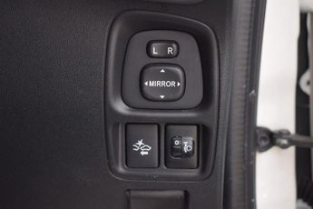 TOYOTA AYGO 1.0 VVT-i x-play Hatchback 5dr Petrol x-shift Euro 6 (Safety Sen