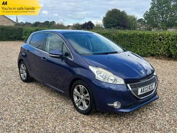 Peugeot 208 1.4 VTi Allure Hatchback 5dr Petrol Manual Euro 5 (95 ps)